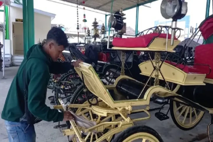 Mewah! Ada 12 Kereta...