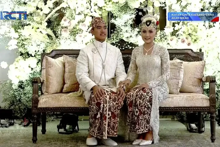 Makna Kain Motif Semen...