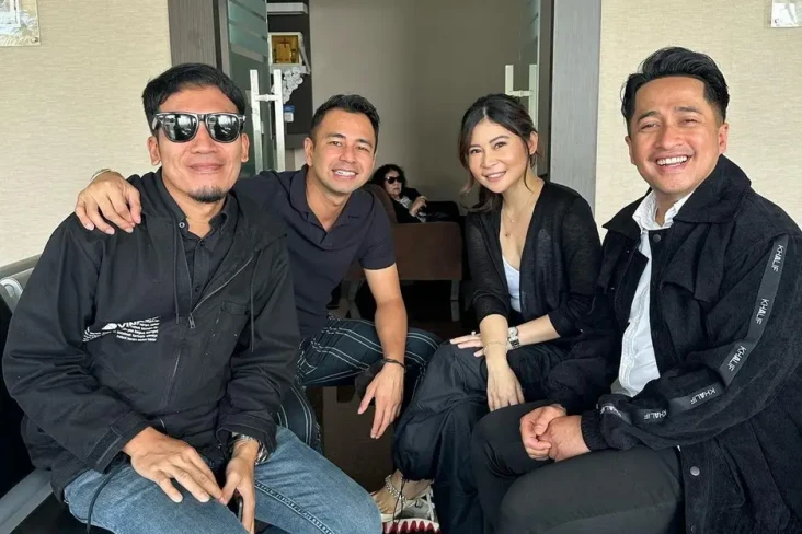 Sejumlah Artis Tanah...