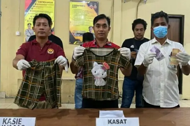 Bejat, Pria 34 tahun...