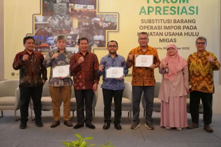 Substitusi Barang Impor,...