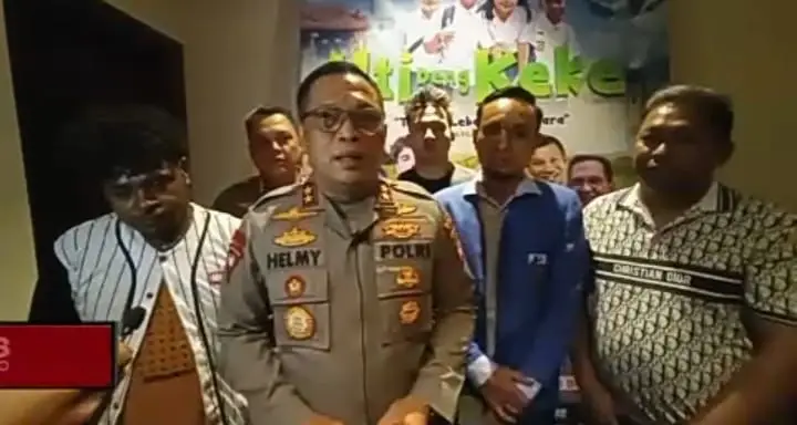 Angkat Nilai Adat Serta...