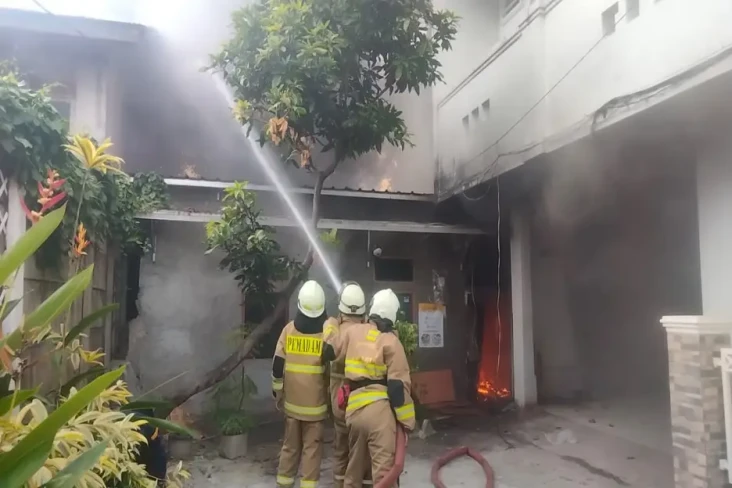 Rumah Milik Lansia di...
