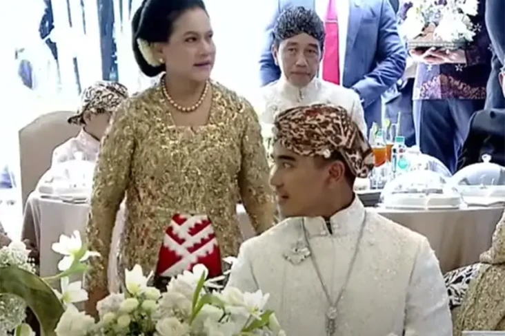 Momen Iriana Jokowi...