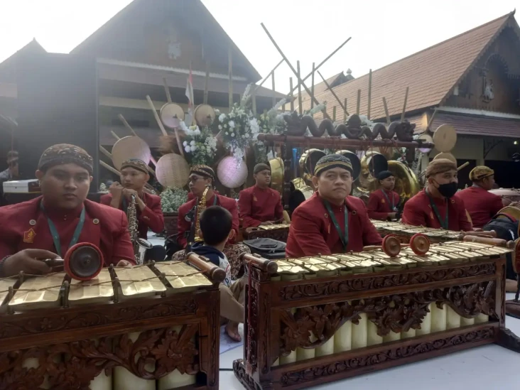 Padati Depan Pura Mangkunegaran,...