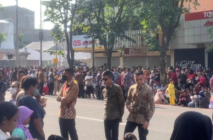 Antusias Ribuan Warga...