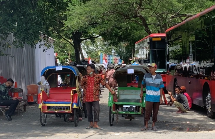 Nangkring di Benteng...