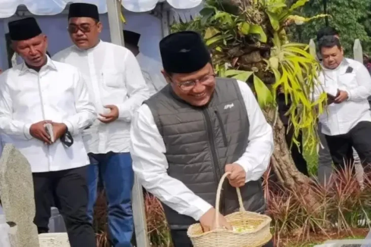 Ditanya Siapa yang Bisiki...