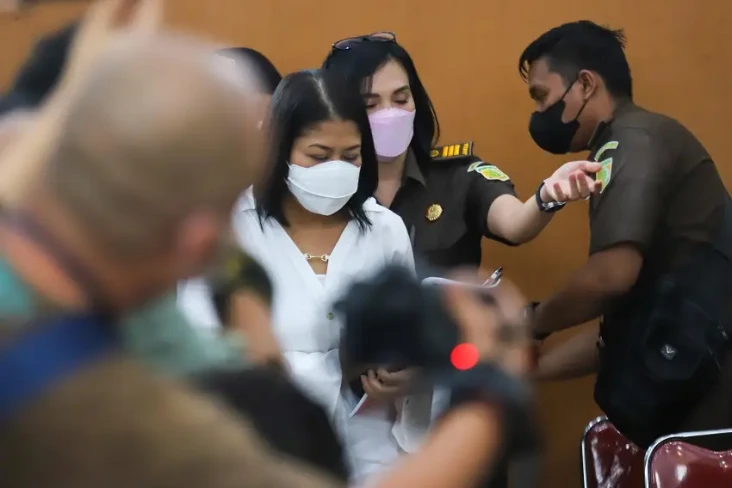 Pengacara Bharada E...