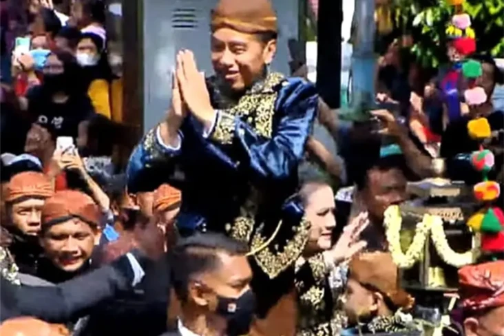 5 Perbandingan Kemegahan...