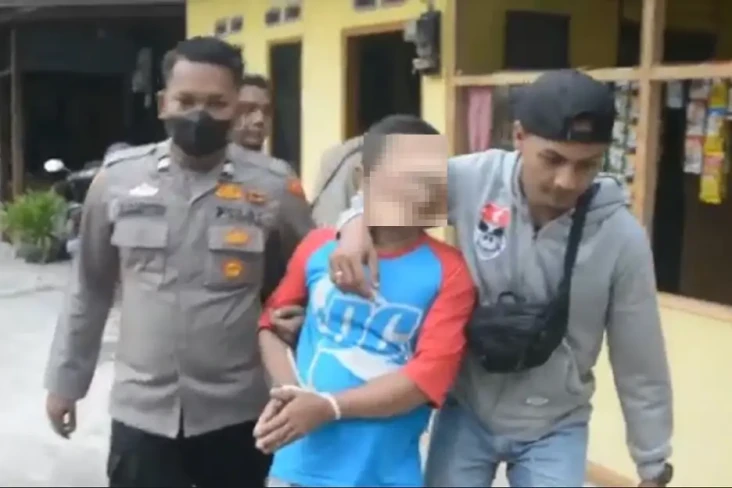 Bejat! Tak Kuat Tahan...