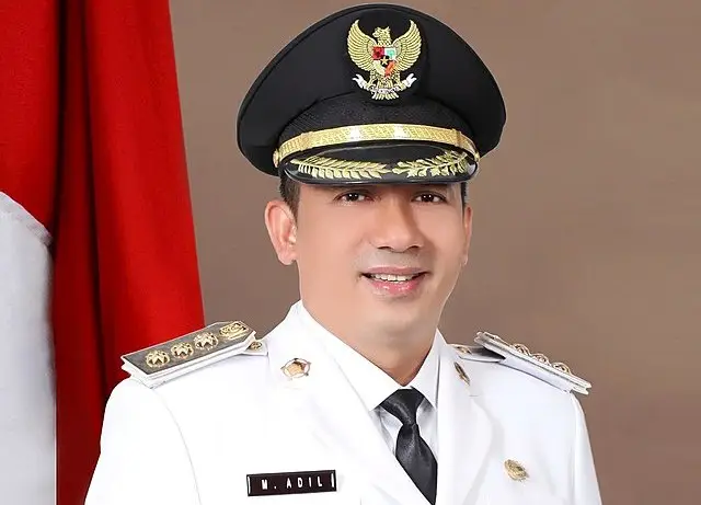 Fakta-fakta Bupati Meranti,...