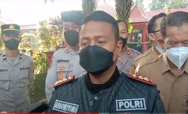Perampok Sekap Wali...