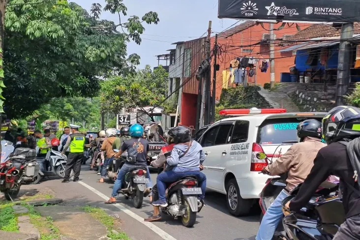 Tumpahan Solar Sebabkan...