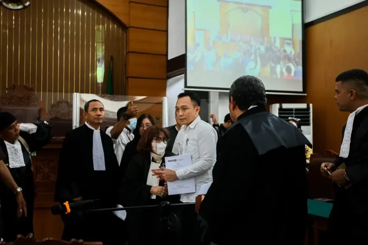 Ricky Akui Diberikan...