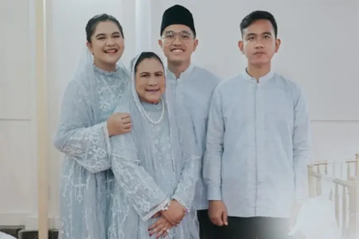 Kahiyang Ayu Bagikan...