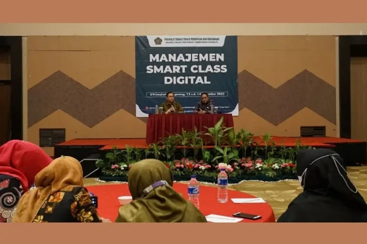 Teknologi Terus Berkembang,...
