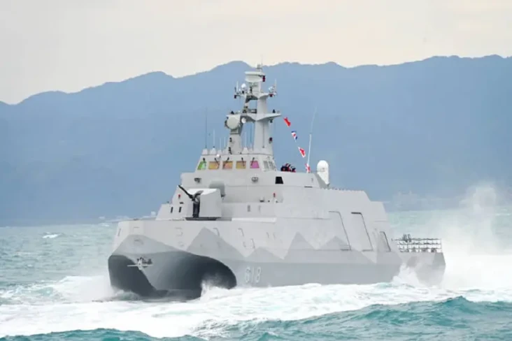 5 Kapal Perang Taiwan...
