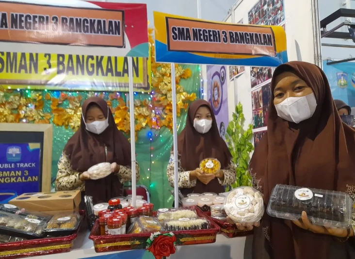12 Sekolah dan KUS Program...