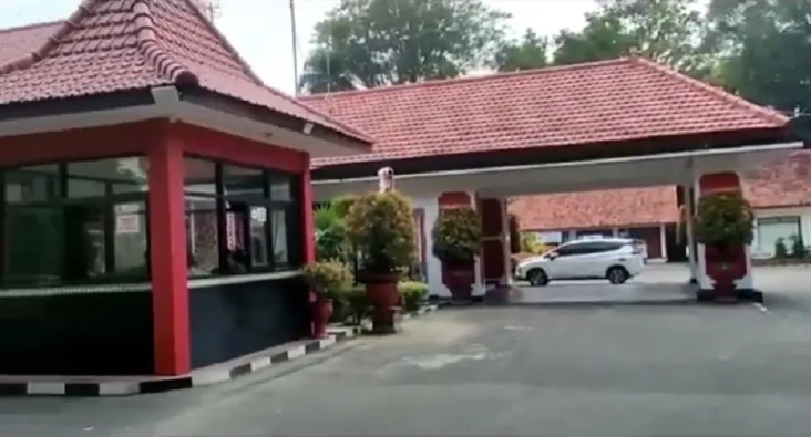 Mobil Perampok Rumah...