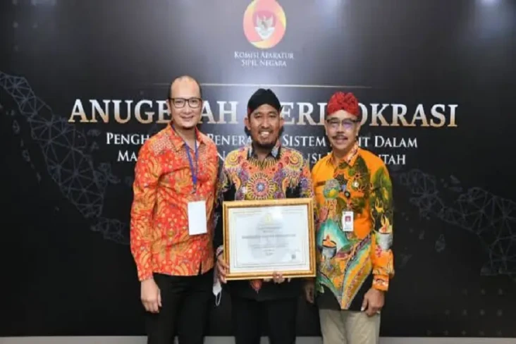 Tata Kelola ASN Lebih...