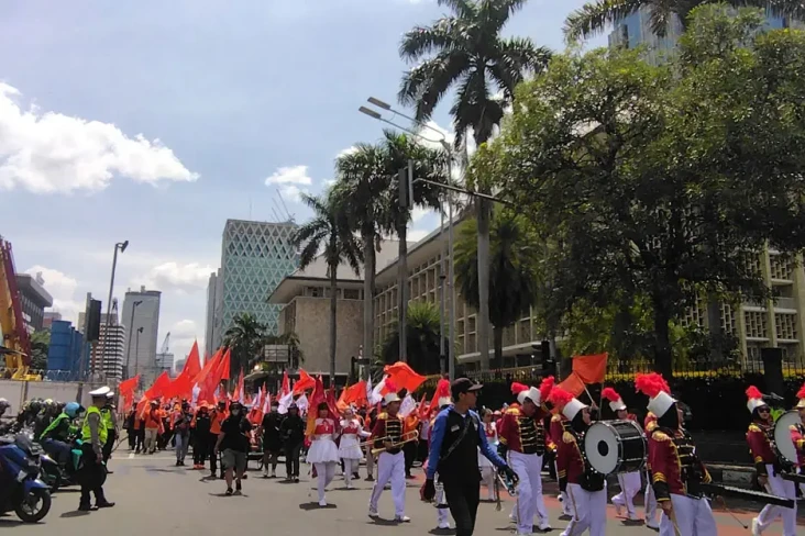 Long March dari Bundaran...