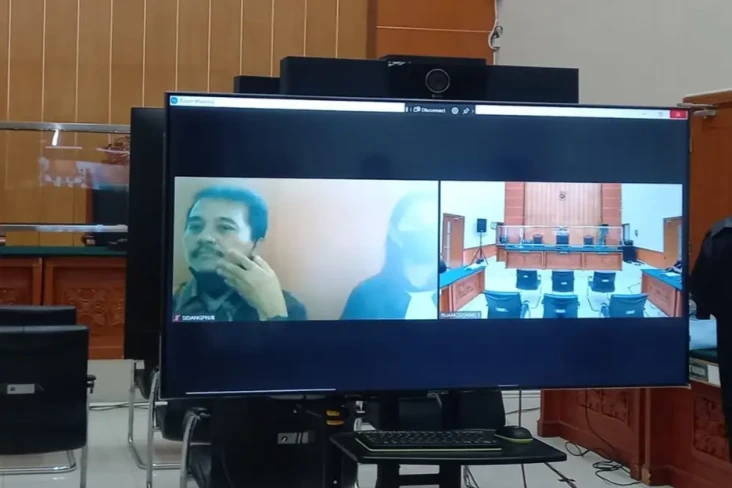 Roy Suryo Keberatan...