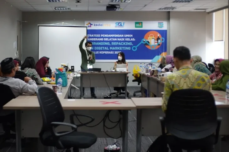 Fakultas Bisnis dan...