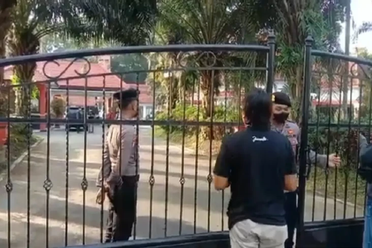 Perampokan Wali Kota...