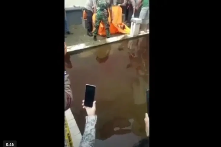 Perempuan Muda di Pangkep...
