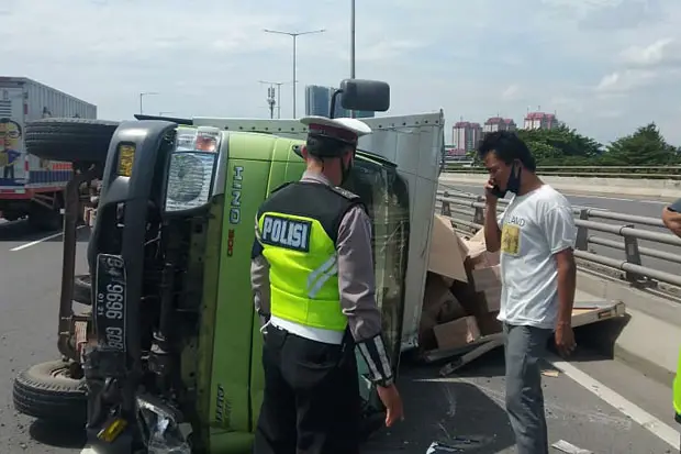 Hilang Kendali, Truk...