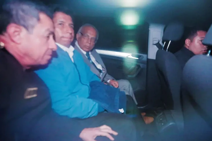 Penahanan Presiden Terguling...