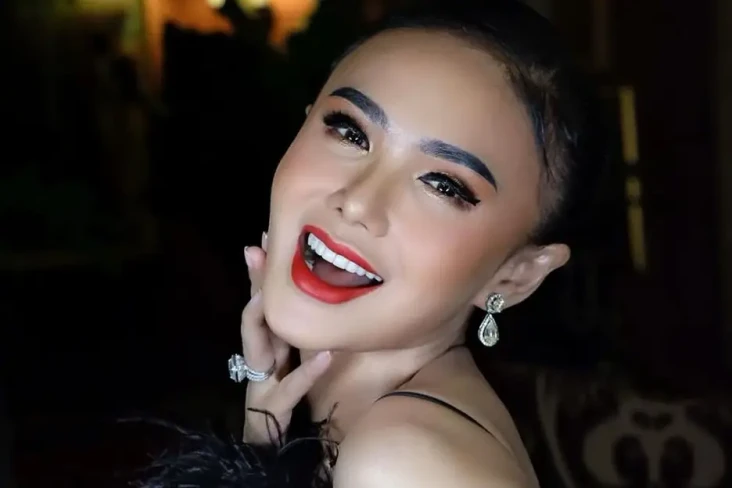 4 Artis Indonesia Alami...