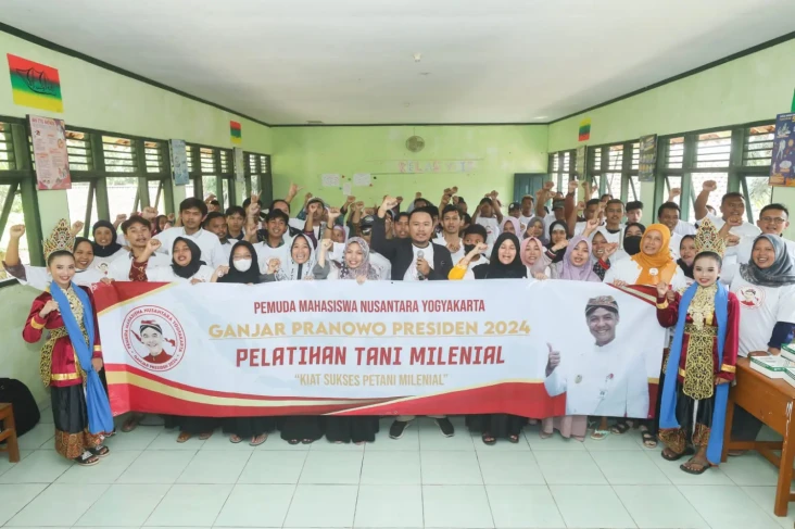 Pemuda-Mahasiswa Pendukung...