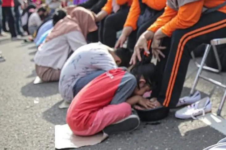 Momen Haru Ratusan Anak...