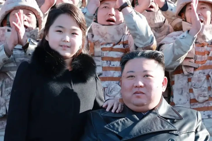 Perkenalkan Kim Ju-ae,...