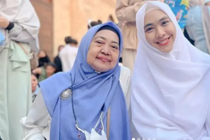 Oki Setiana Dewi Bahagia,...