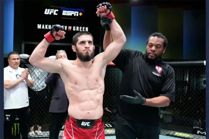 Alexander Volkanovski...