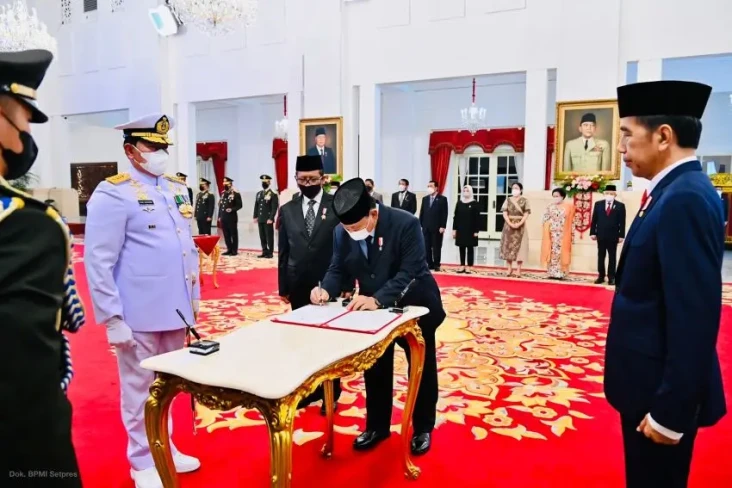 Momen Prabowo Dampingi...