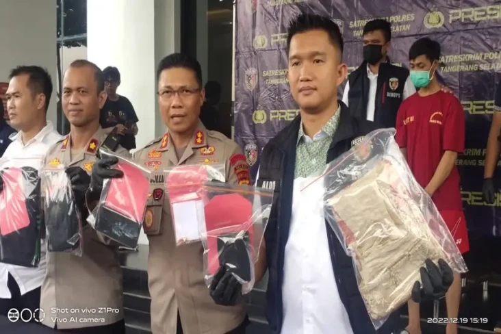 Kronologi Sadis Kepala...