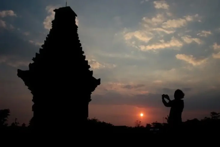 Kisah Majapahit Dipimpin...