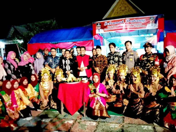 Hadiri Perayaan HUT...