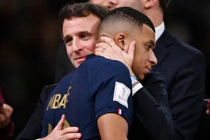 Profil Emmanuel Macron,...