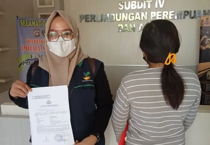 Kelakuan Bejat Ayah...