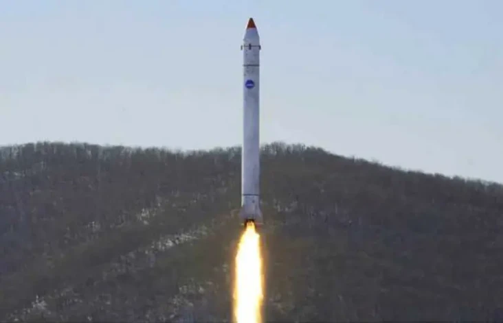 Korea Utara Sukses Uji...