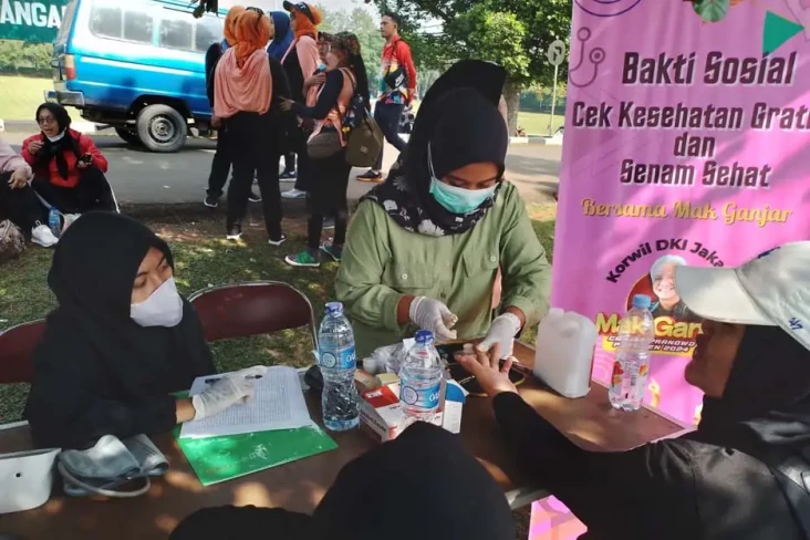 Peringati Hari Ibu,...
