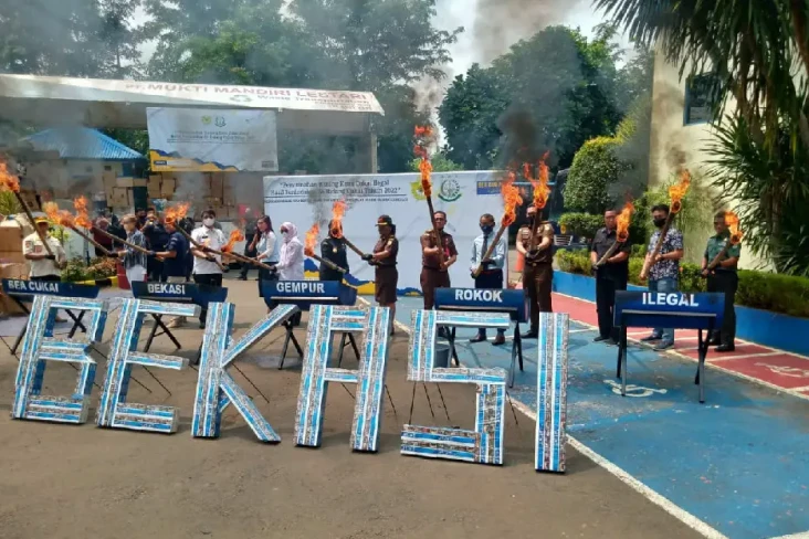 Bea Cukai Bekasi Musnahkan...