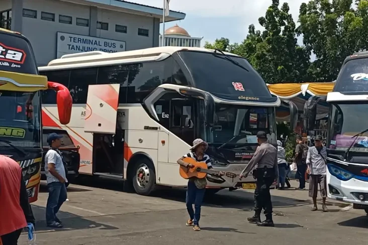 Lonjakan Pemudik di...