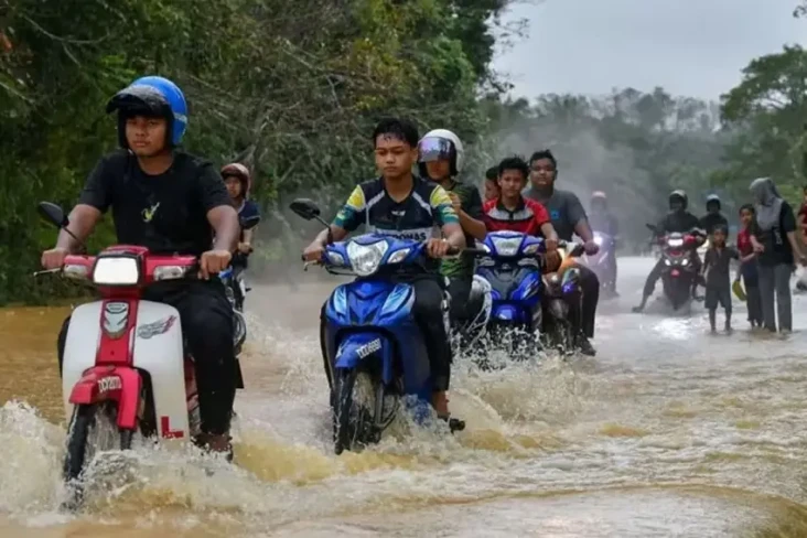 Banjir Landa Sejumlah...