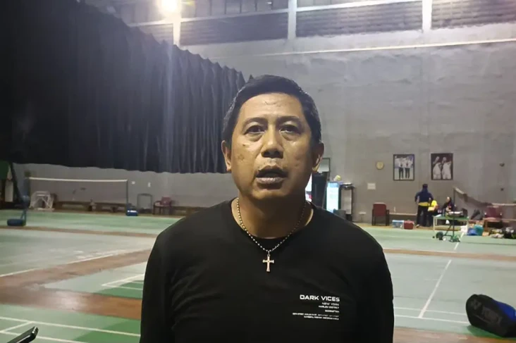 Ditinggal Nova Widianto,...